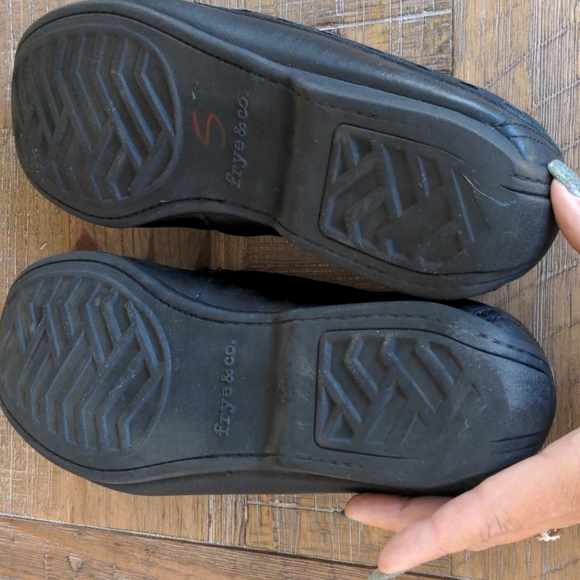 FRYE AND COMPANY LEWIS VENETIAN BLACK LEATHER LOAFER - Picture 10 of 10